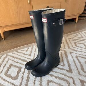 Hunter Navy Tall Rain Boots with Side Buckle